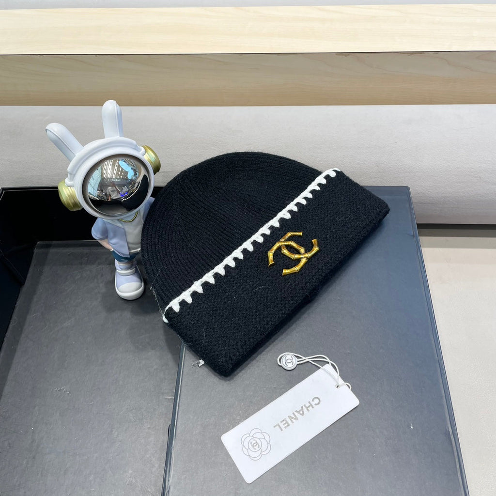 CHANEL BEANIE HAT IN BLACK WOOL 419778