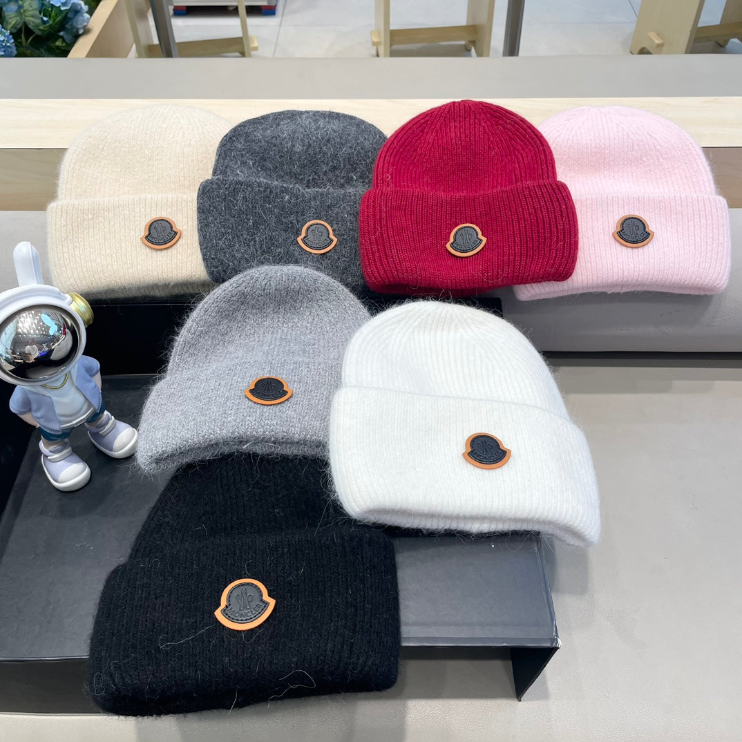 MONCLER BEANIE HAT IN PASTEL PINK WOOL 438125